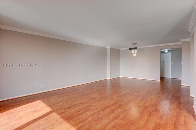 Foto del edificio - 2500 Parkview Dr