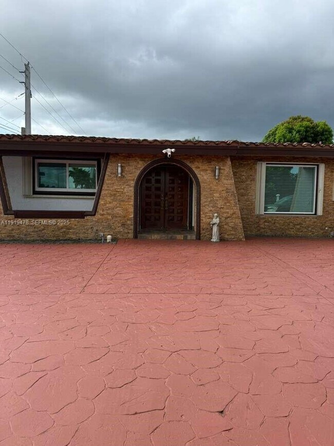 Foto del edificio - 8700 SW 19th Terrace