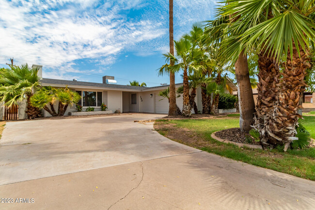 Building Photo - 132 E Pebble Beach Dr