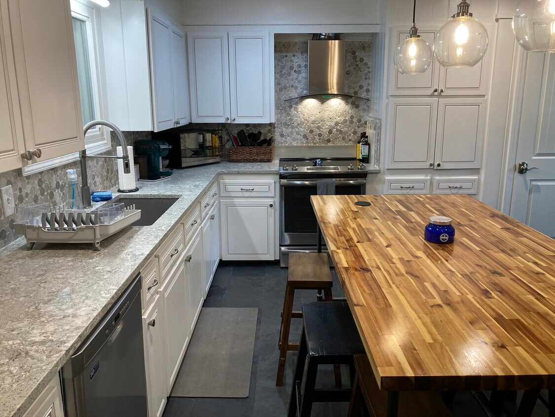 Foto principal - 1398 Jonestown Rd
