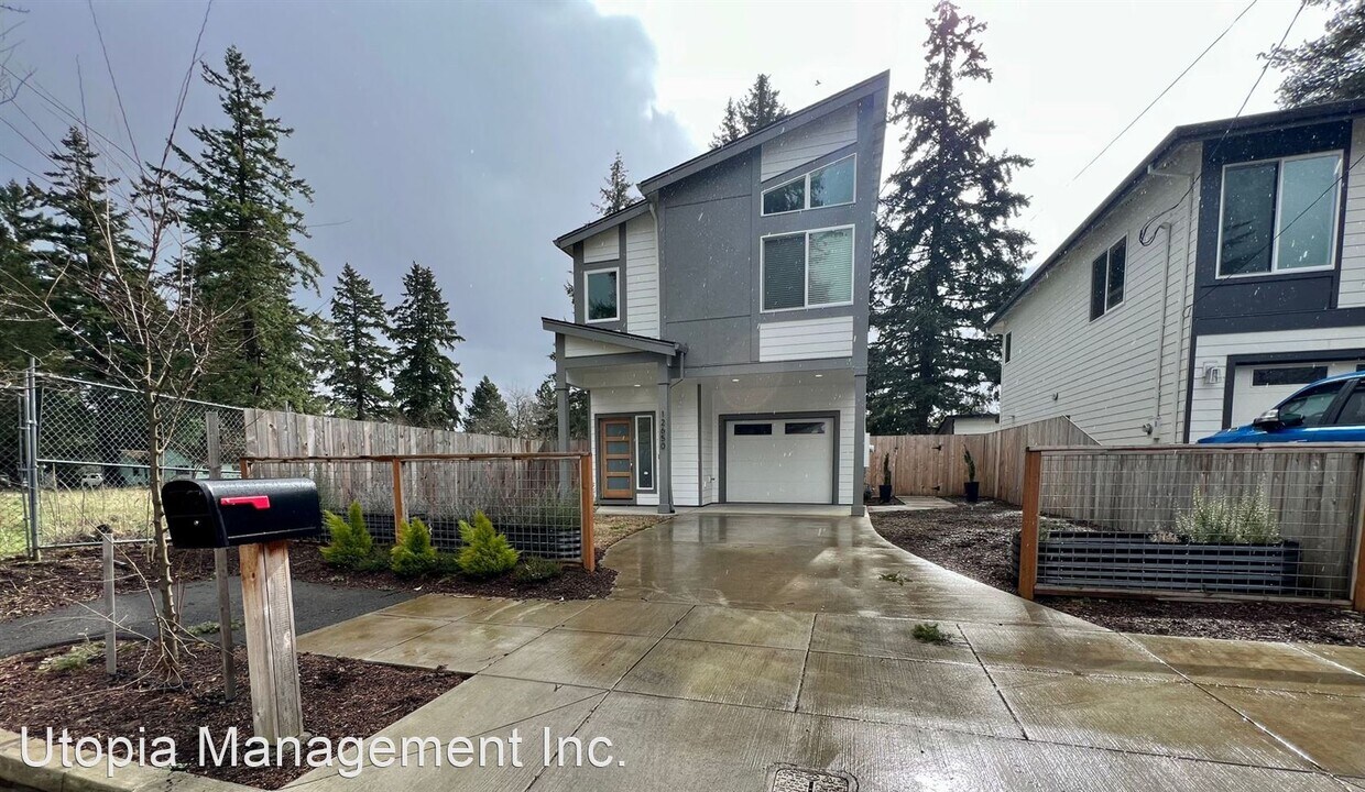 Primary Photo - 3 br, 2.5 bath House - 12650 SE Kelly St