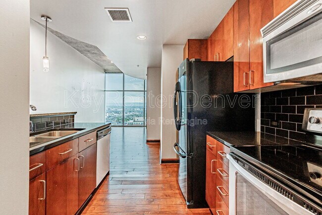 Foto del edificio - 1700 Bassett St