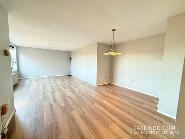 Foto del edificio - 4000 Tunlaw Rd NW