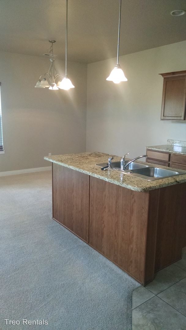 Building Photo - 5444 W Fairgrove Ln