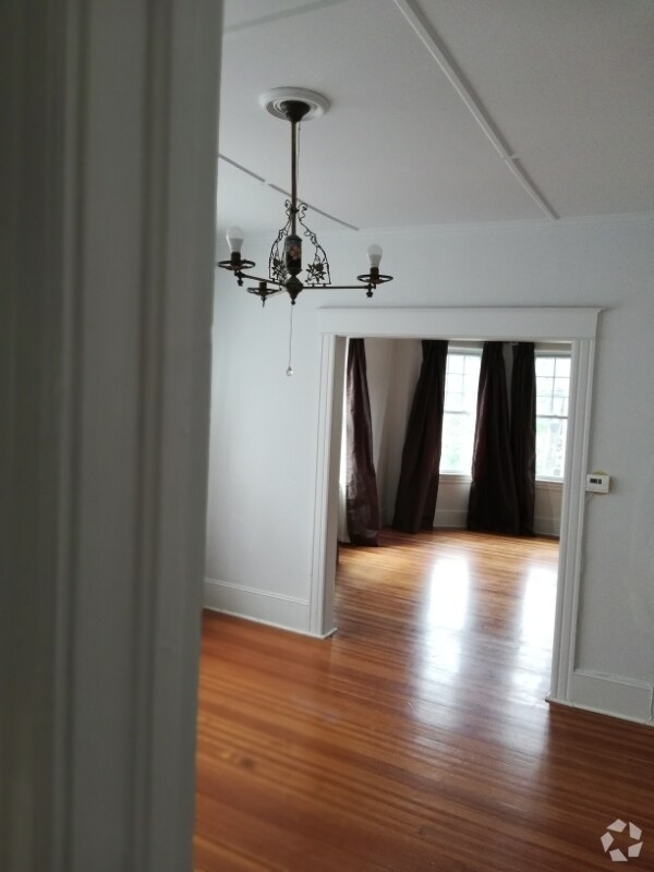 Apartments For Rent in Hinsdale MA with Hardwood Floors 1 Rentals