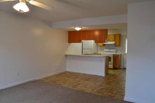 Building Photo - 171 Sandy Ln