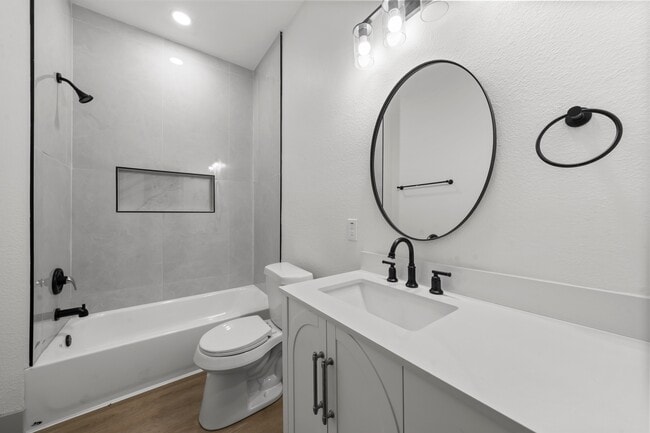 Foto del edificio - 402 E Charles St