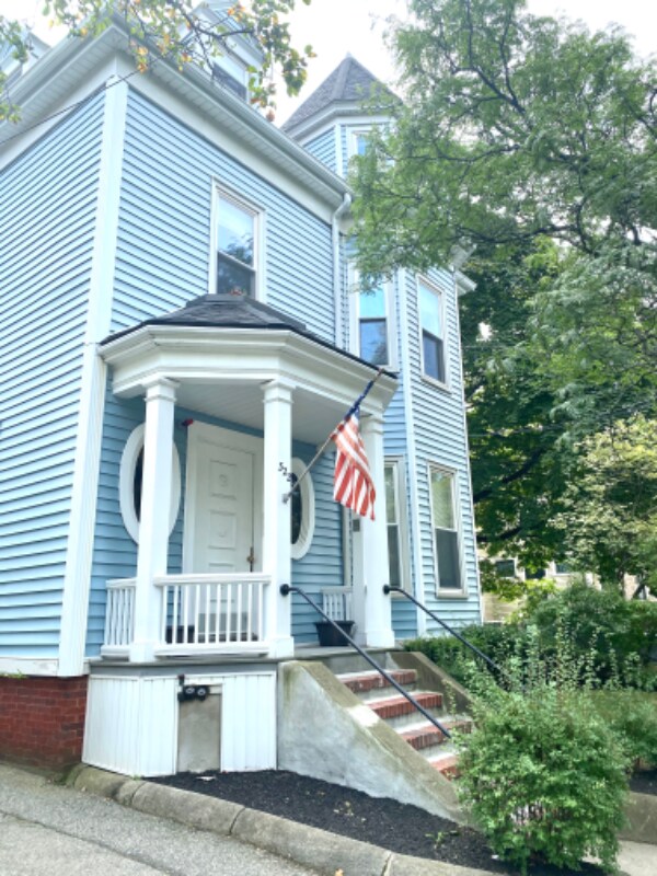 Foto principal - 322 Brookline St