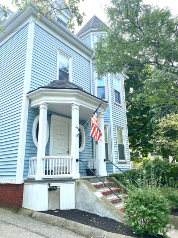 Building Photo - 322 Brookline St