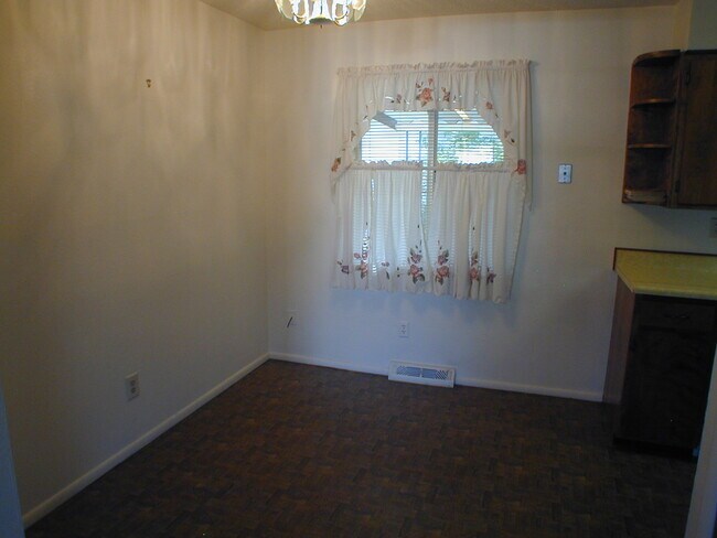 Foto del edificio - House For Lease