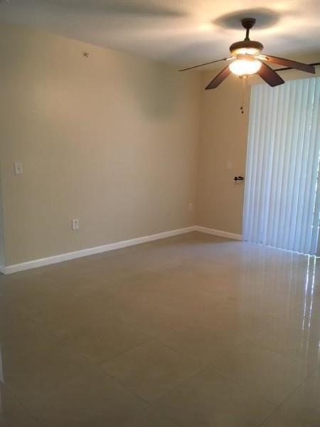 Foto del edificio - 2544 Centergate Dr