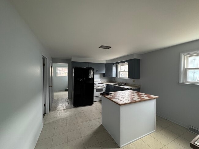 Kitchen - 4400 Jacob St