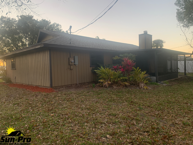 Building Photo - 2025 Willow Oak Dr