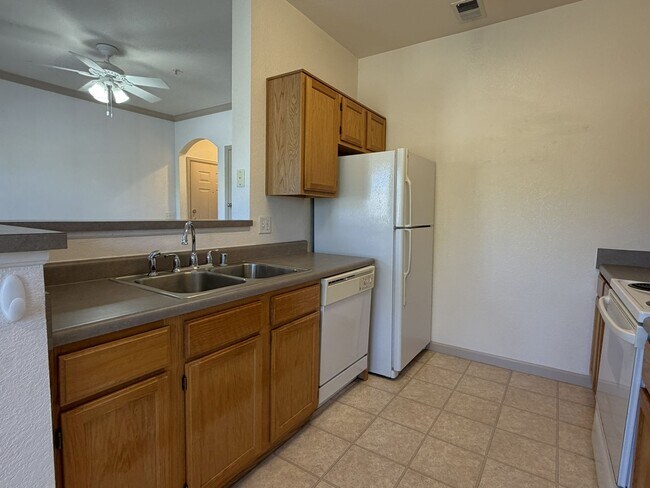 Foto del edificio - 5620 Fossil Creek Pkwy