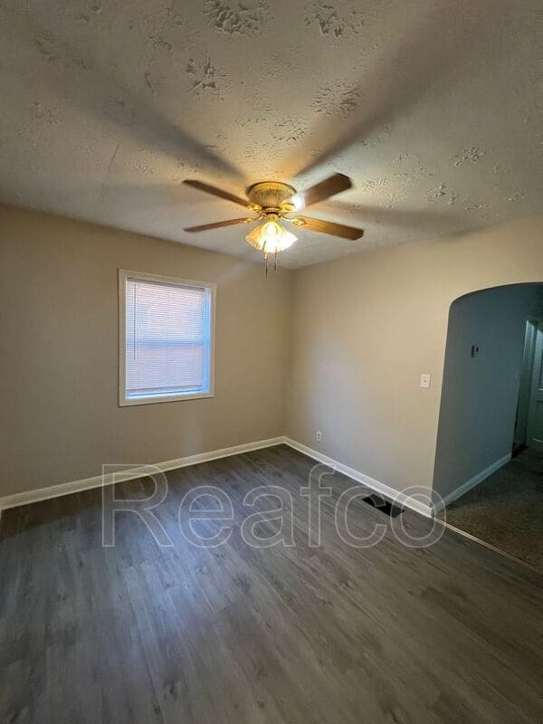 Building Photo - 397 S Chase Ave