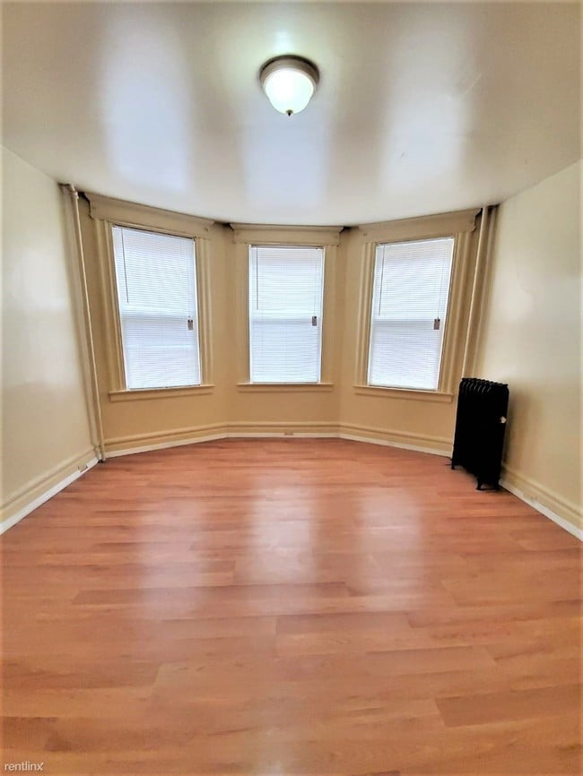 Building Photo - 3 br, 1 bath  - 49 Hazelwood Ave Apt 1