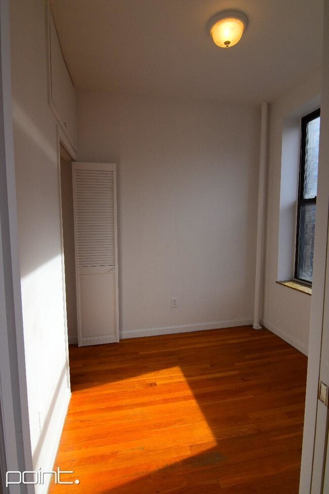 Foto del edificio - 91 E 3rd St