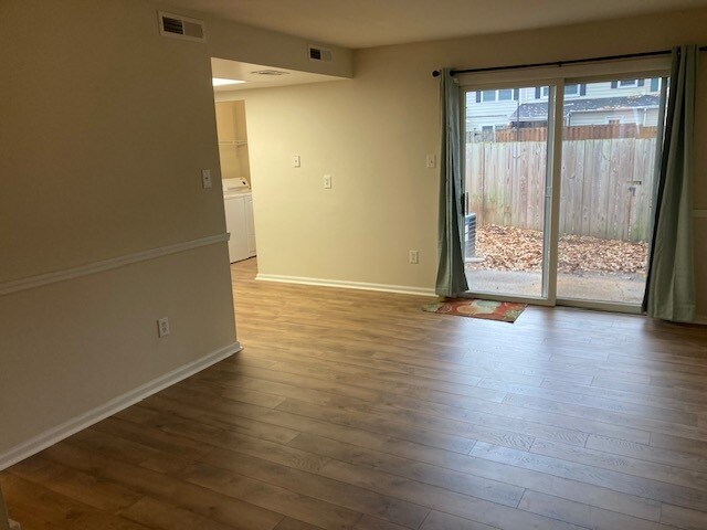 Foto del edificio - 1710 Gunwood Pl