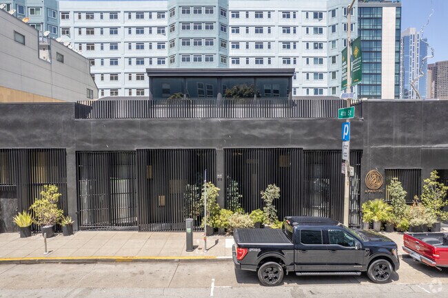 Building Photo - 826 Folsom St