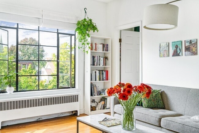 Building Photo - 15 Ellery St