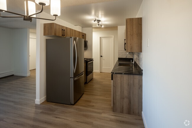 3BR, 2BA - 1,254SF - Kitchen - South Ridge Apartments