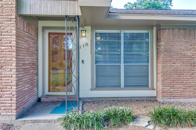 Foto del edificio - 118 Southbrook Cir