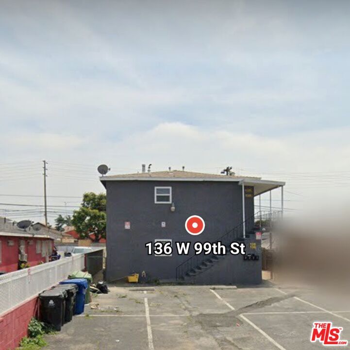 Foto del edificio - 136 1/2-136 1/4 W 99th St