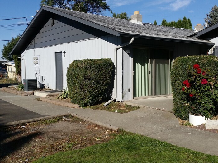 Primary Photo - SHERWOOD TERRACE APARTMENTS