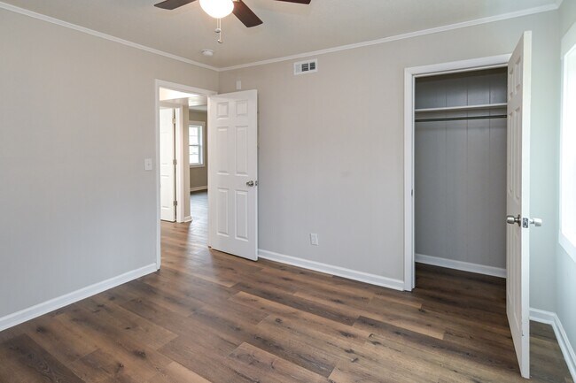 Foto del edificio - 3805 Colonial Park Cir SW