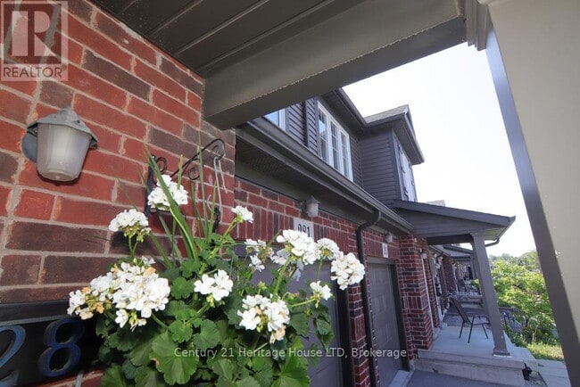 Building Photo - 281 Silverwood Ave