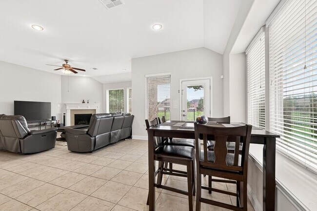 Foto del edificio - 9003 Gardenia Meadow Ln