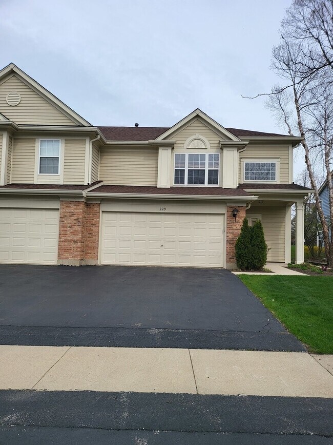 Building Photo - 229 Hawk Ct