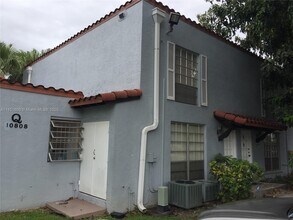 Building Photo - 10808 N Kendall Dr