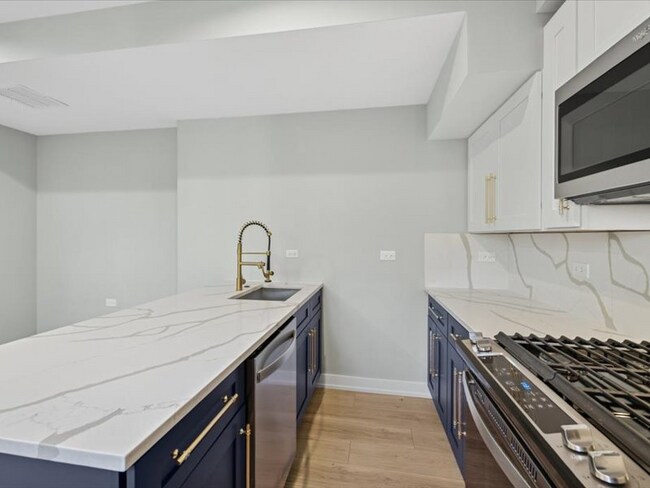 Foto del edificio - 2818 W Fletcher St