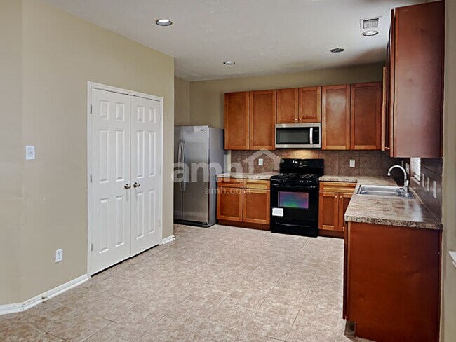 Foto del edificio - 1927 Makenna Ln