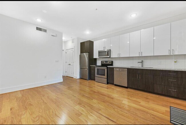 Foto del edificio - 2401 Crawford St