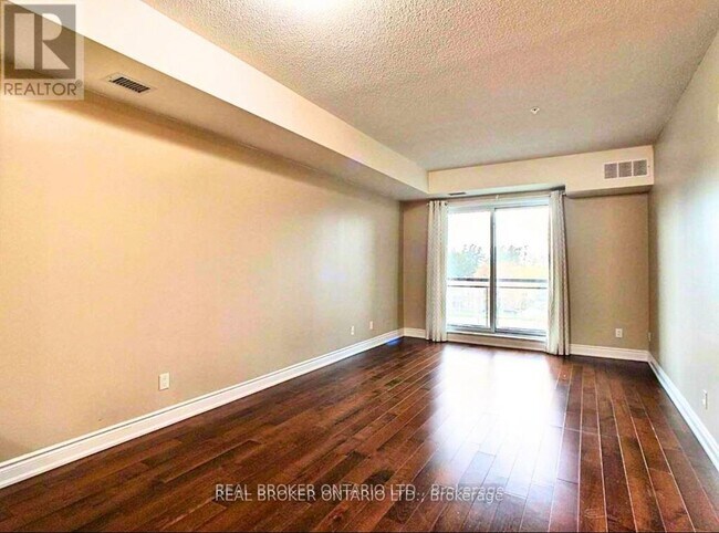 Building Photo - 3170 Erin Mills Pkwy