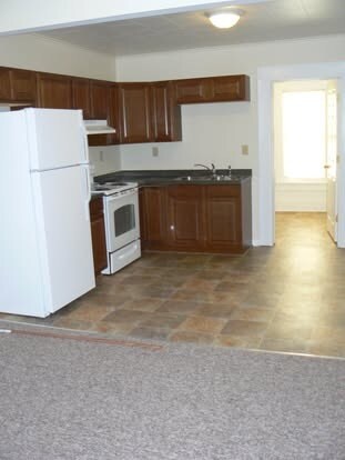 Foto del edificio - 290 S Main St