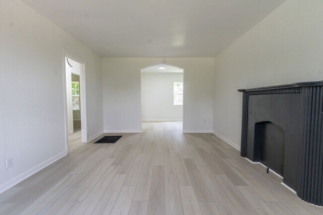 Building Photo - 3 Bedroom Rent to Own Home Available!