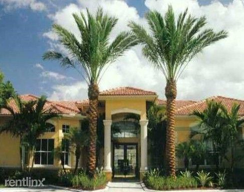 Foto principal - 9620 NW 2nd St