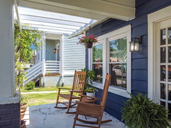 Foto del edificio - Beautiful Cleveland Park Bungalow, just 2 ...