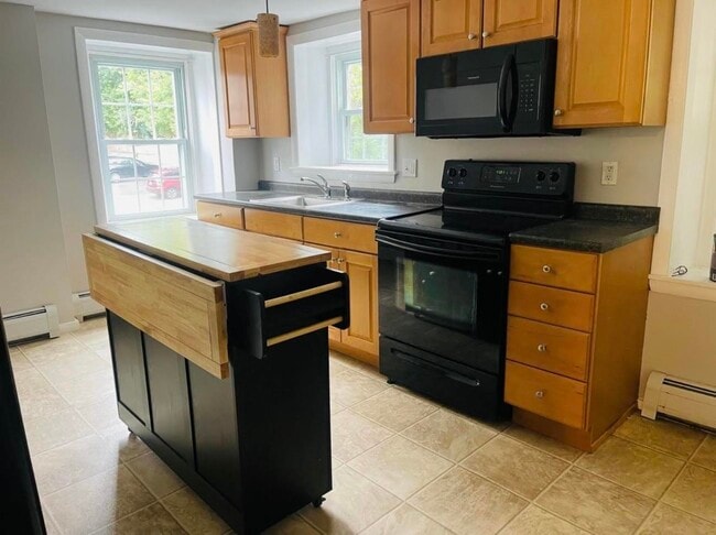 Building Photo - 413 2nd St