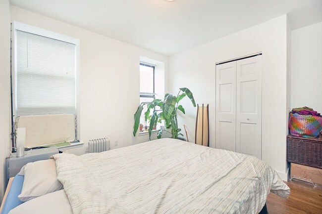 Building Photo - 315 W 113th St