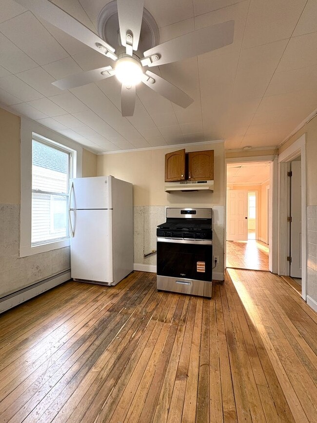 Photo - 21-27 Clare St, Lowell Apartment