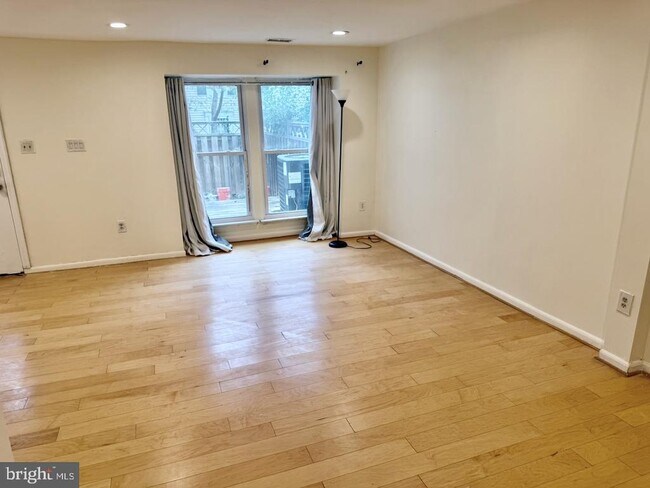 Building Photo - 418 Legato Terrace