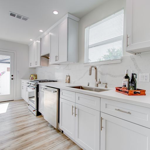 Foto principal - 8060 Laurelgrove Ave