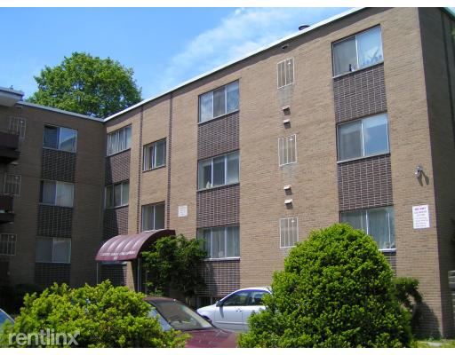 Building Photo - 120 Bradlee St