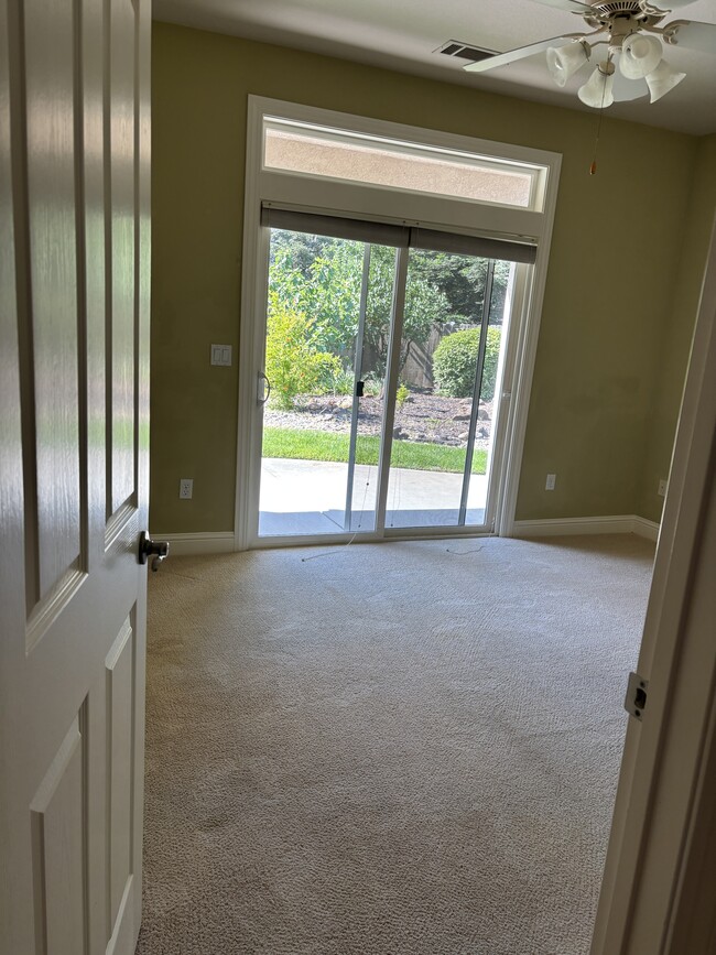 Building Photo - 3279 Woodbury Dr