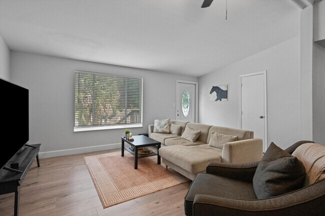 Building Photo - 3509 C Rd