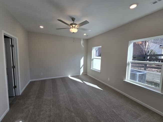 Building Photo - 5158 Park Cir